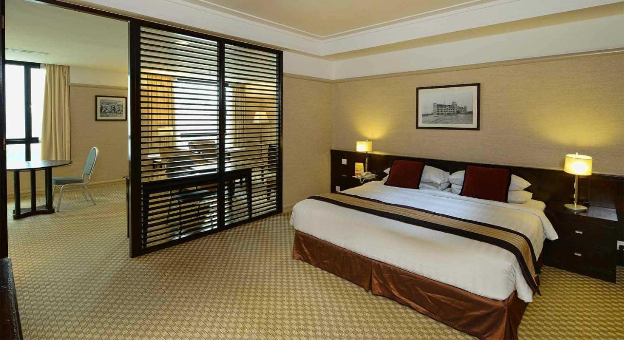 Pacific Regency Hotel Suites Kuala Lumpur Quarto foto A room at the hotel